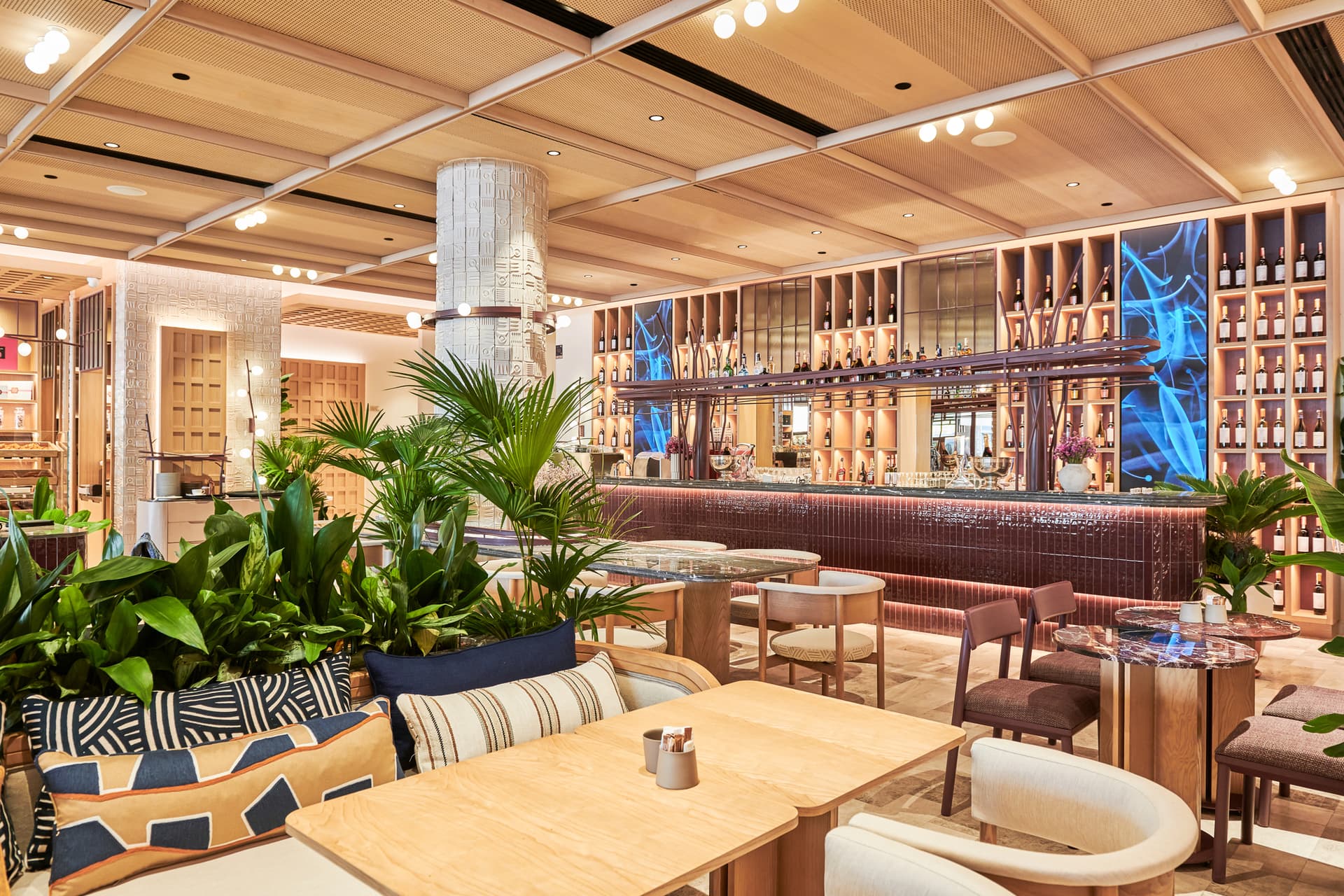 Taksim'in yeni uğrak noktası: Cafe Marmara