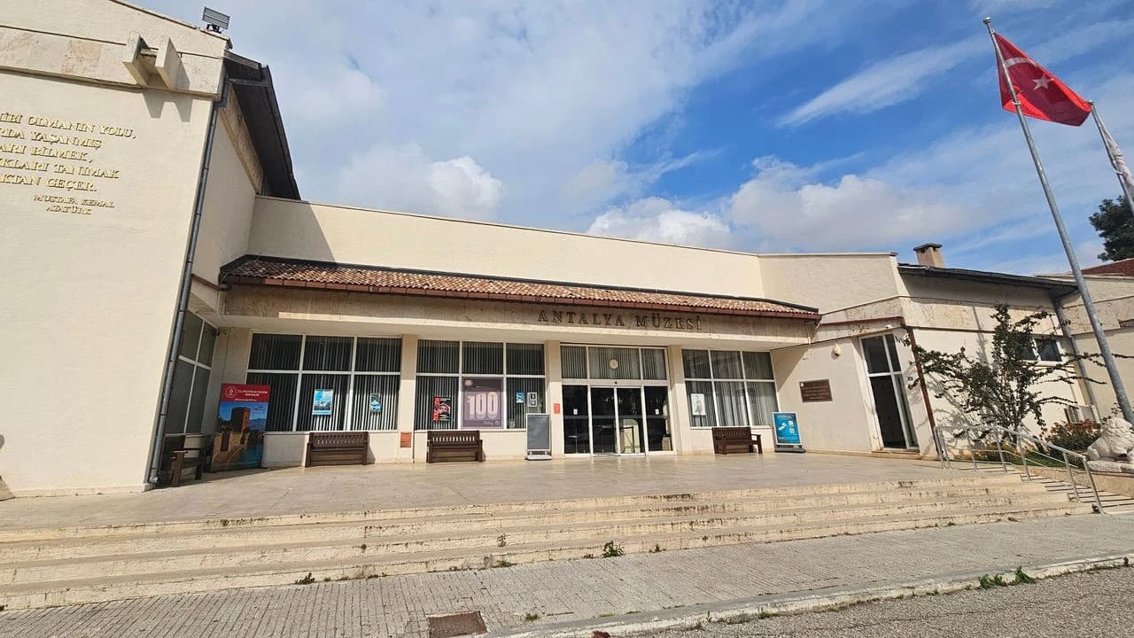 Antalya'nın kültür direnişi sonuç vermedi! Tarihi Antalya Arkeoloji Müzesi yerle bir edildi