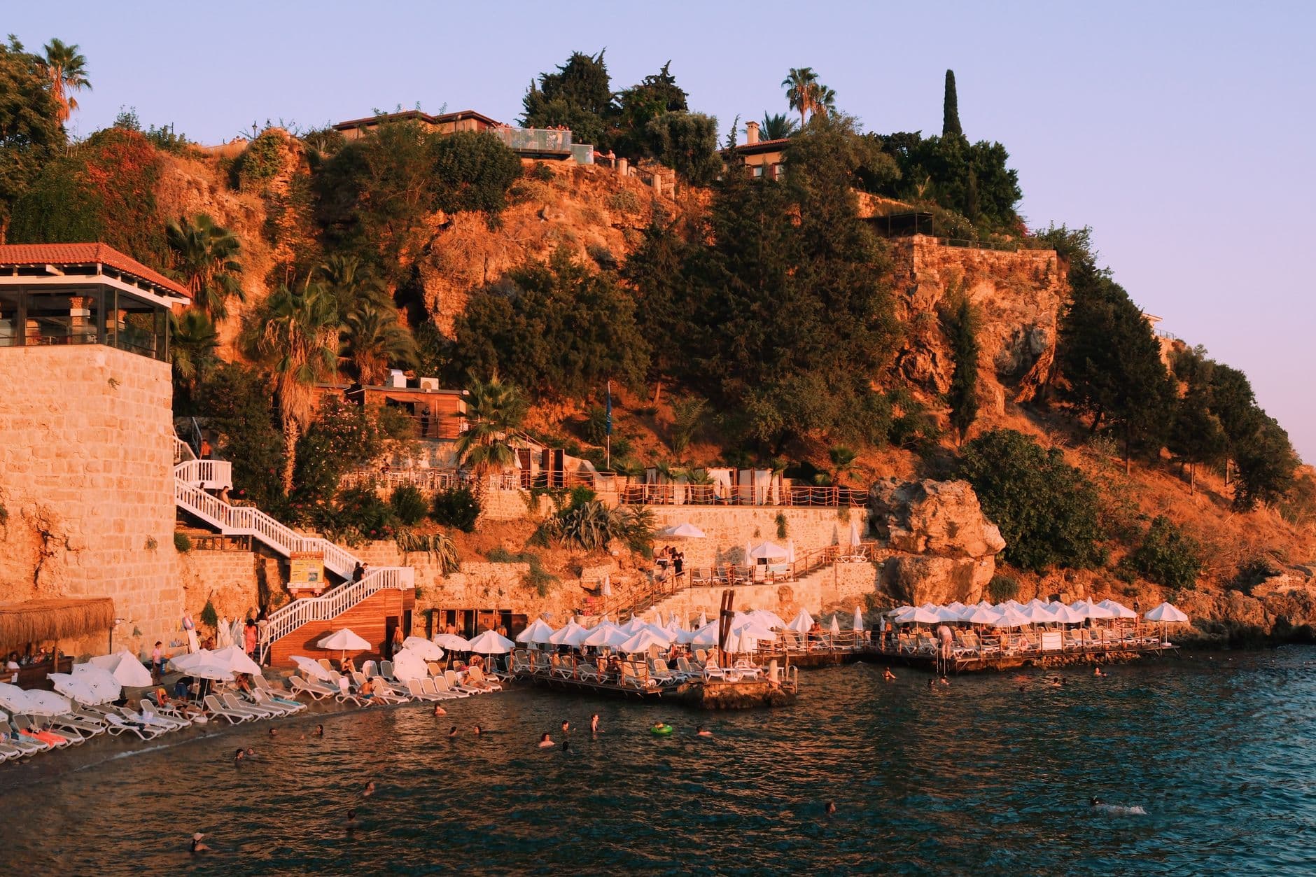 Antalya'daki küçük oteller SGK prim desteğinin kapsamını genişletmesini talep ediyor