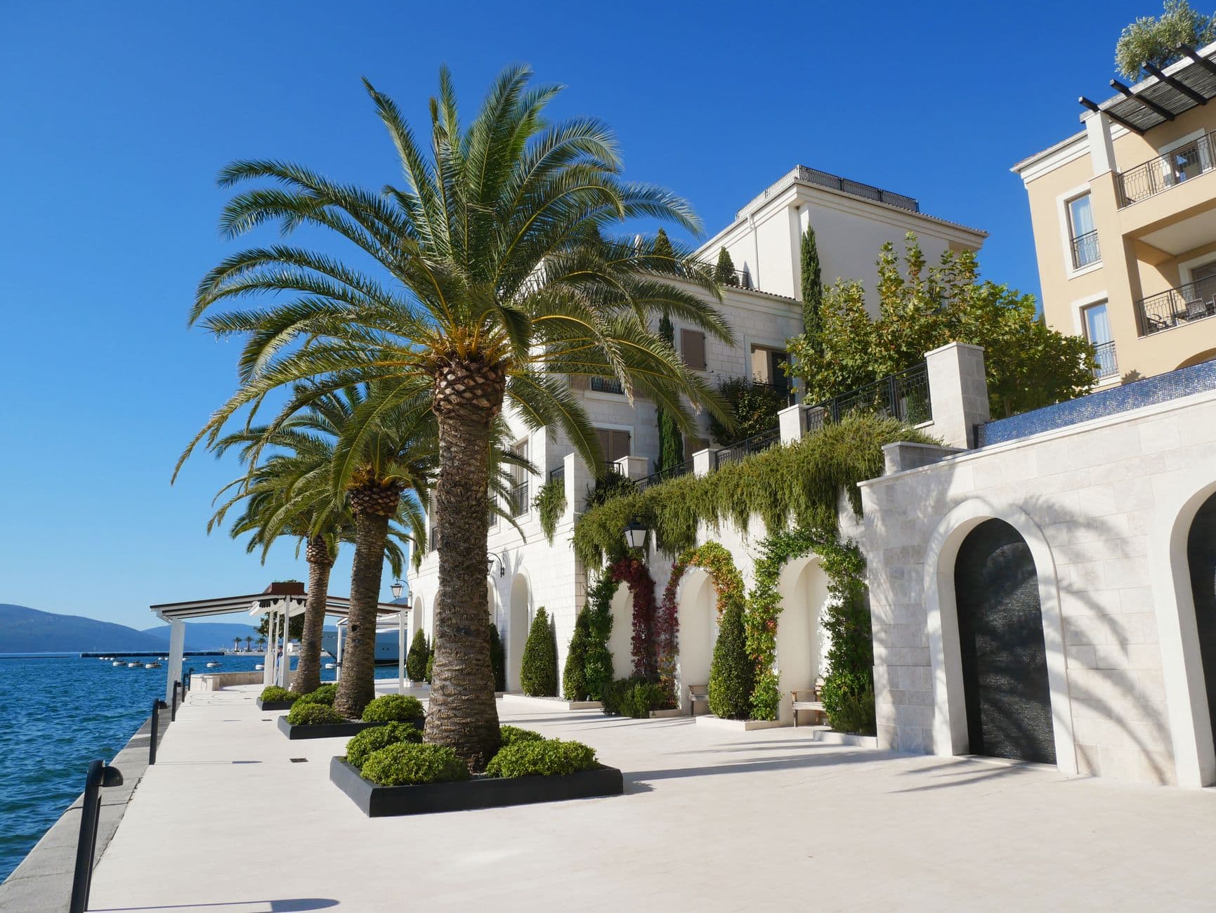 İzmir Kordon'daki Kilim Otel yeniden inşa ediliyor