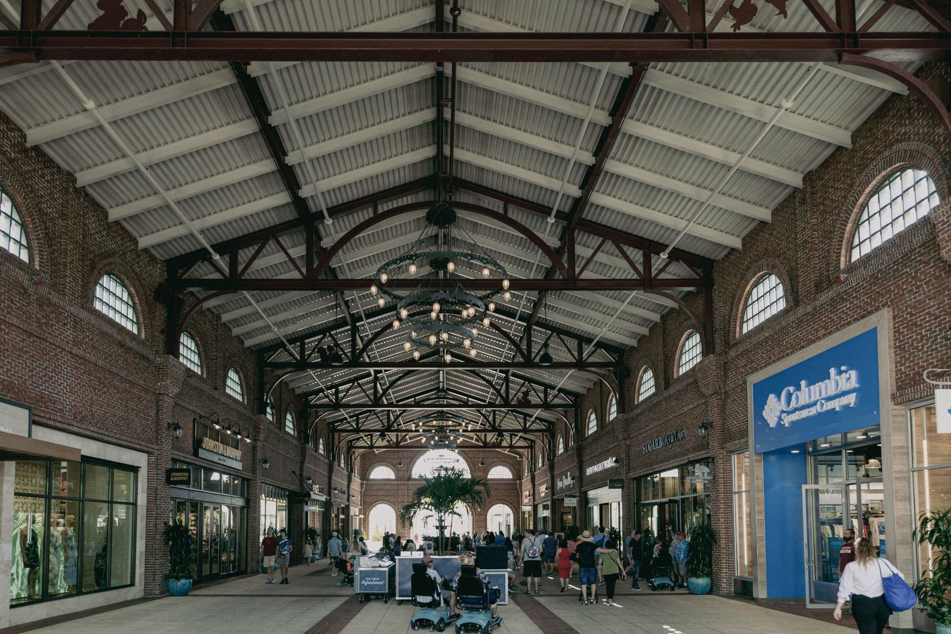 Florentia Village resmen açıldı: İstanbul'a 250 milyon euroluk lüks outlet