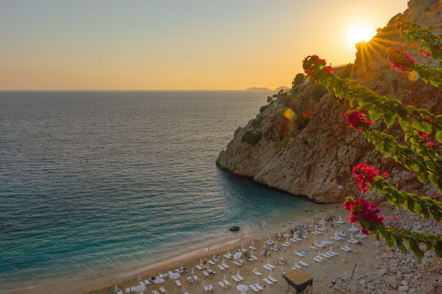 Antalya'da 2026 turist sayısında yüzde 6 düşüş beklentisi