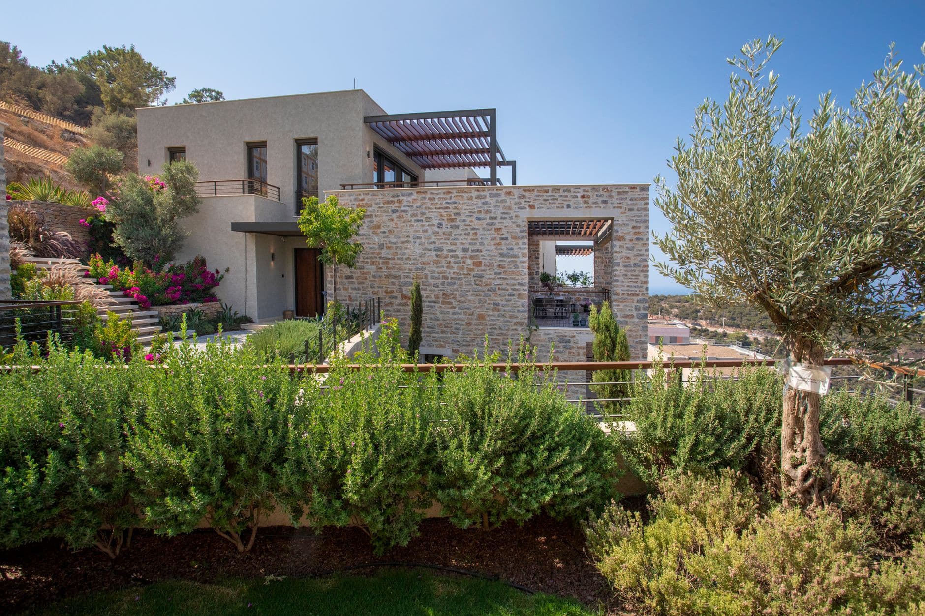 Abramoviç'in Bodrum'da 100 dönümlük arazi alımı: otel yerine üç malikane planı