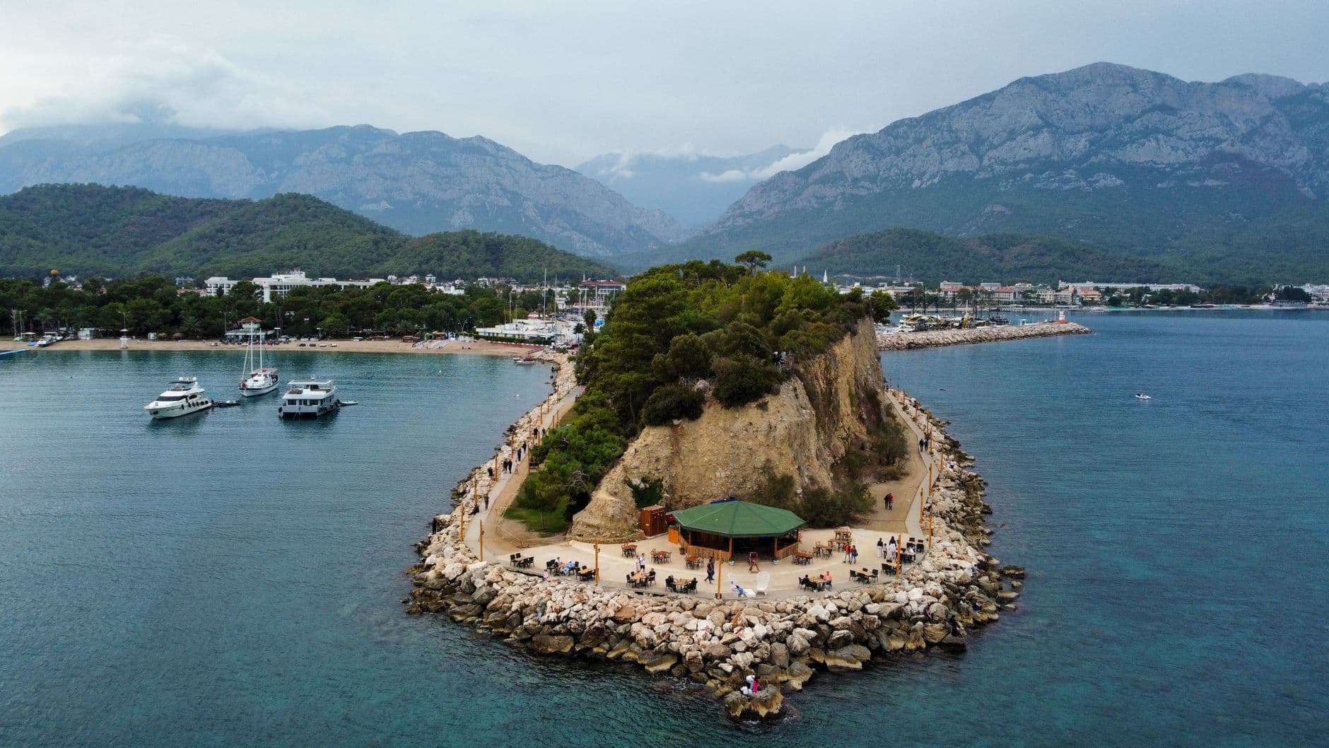 Kemer, 2027 İngiltere tanıtımı için Jet2 ile ön anlaşma yaptı