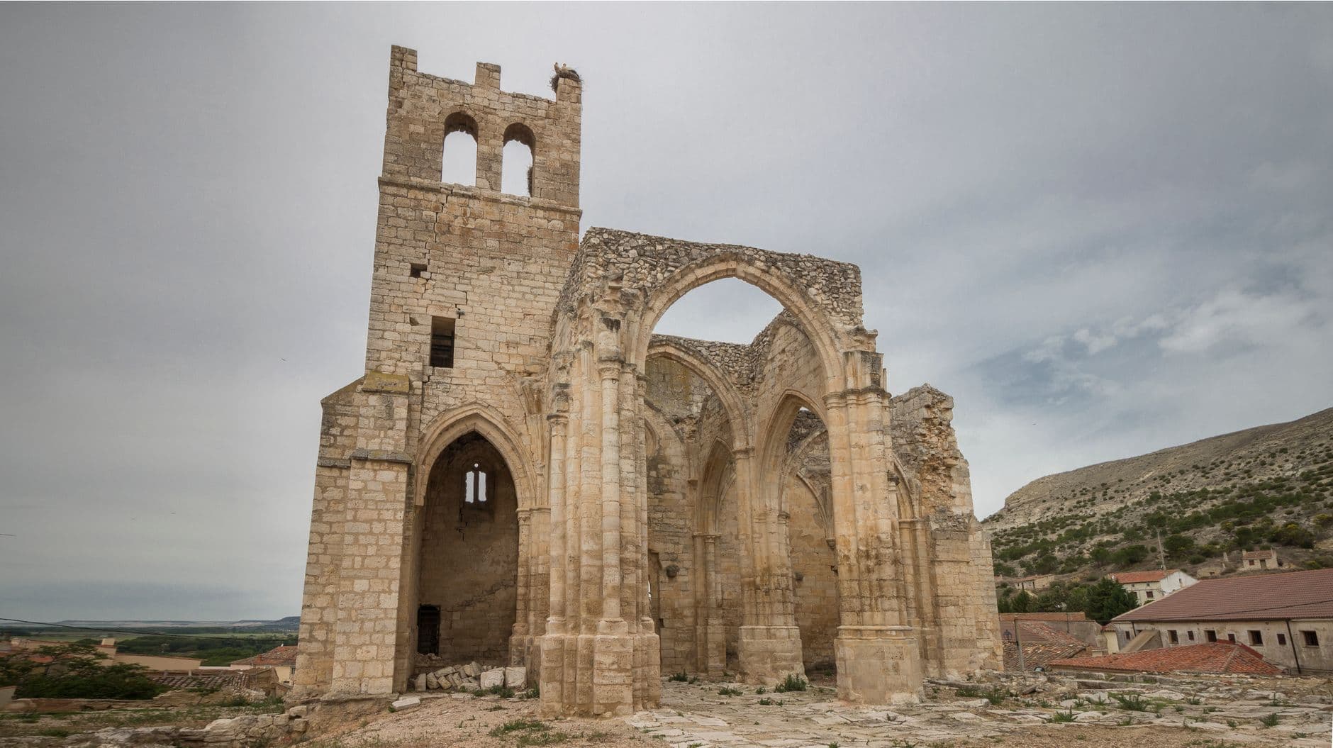 Germencik'teki 166 yıllık Başmelek Kilisesi bakımsızlık nedeniyle zarar görüyor