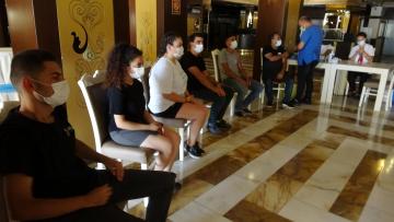 Aydın’da turizm çalışanları otellerinde aşılanmaya başladı
