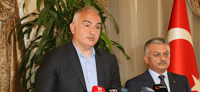 Bakan Ersoy: Antalya’yı 2022’de daha yoğun sezon bekliyor