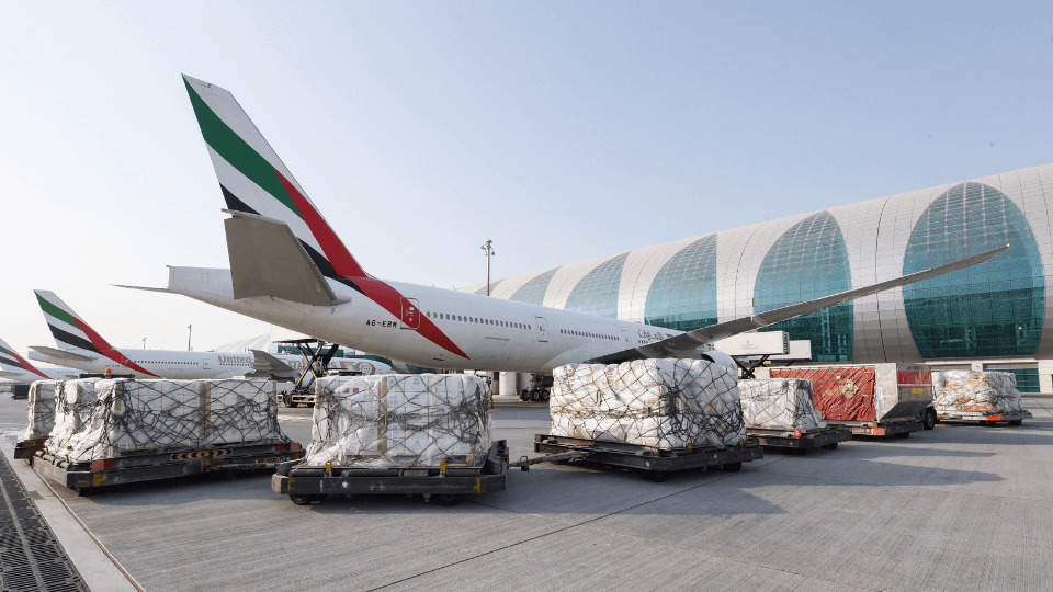 Emirates, Türkiye ve Suriye’deki depremzedelere acil yardım taşımak için insani hava köprüsü kuruyor