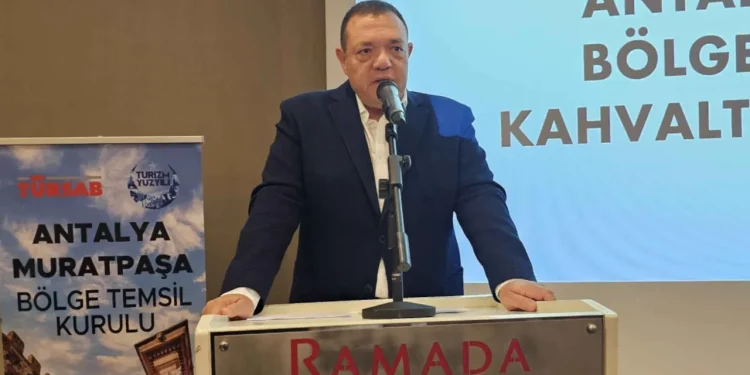 Yumruk ve sandalyelerin havada uçtuğu seçimde TÜRSAB Muratpaşa BTK’ya Onur Özer Başkan seçildi